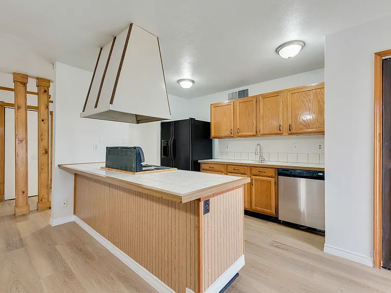 409 Forestwood Dr — Photo 5