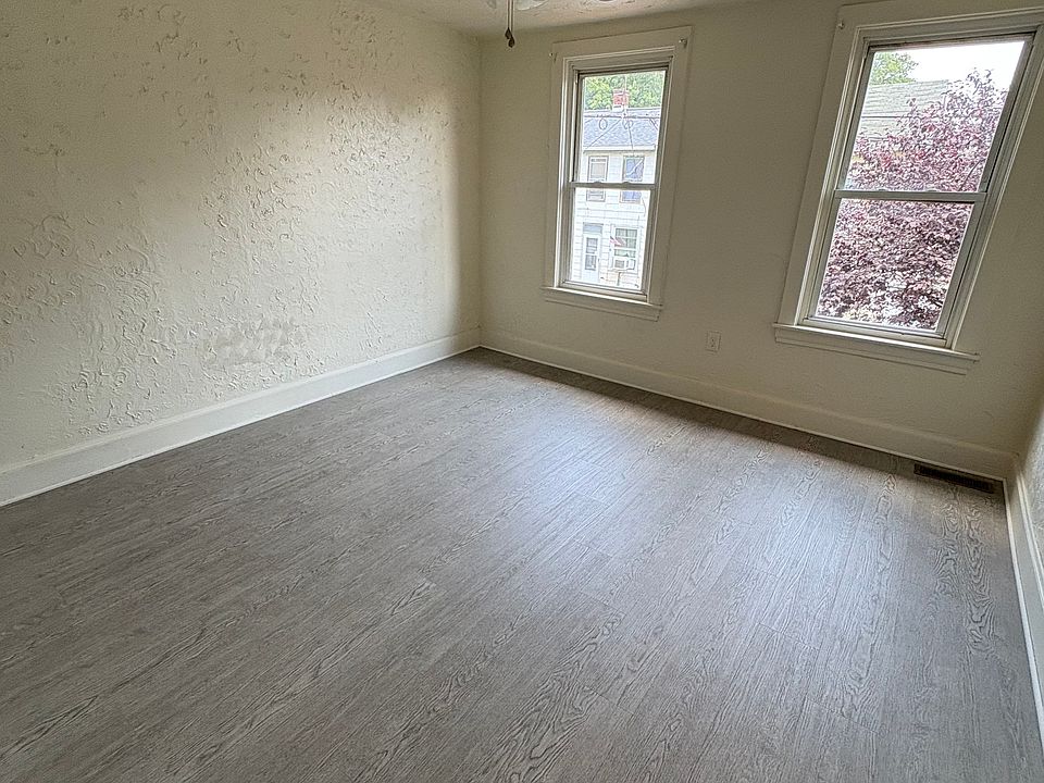 2nd image of 1130 2nd St #1