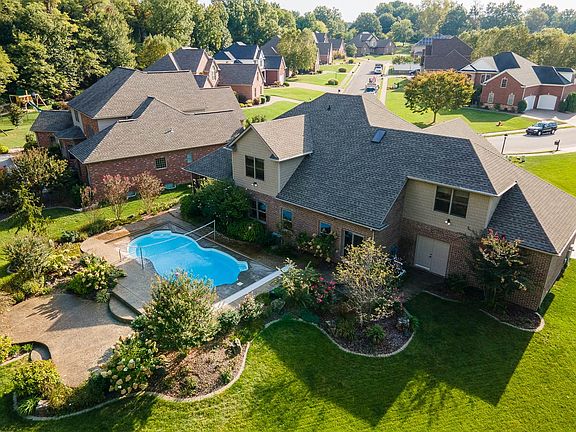 3rd image of 2337 Julianne Cir