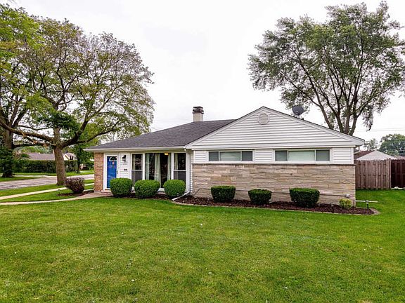 3rd image of 1114 W Villa Dr