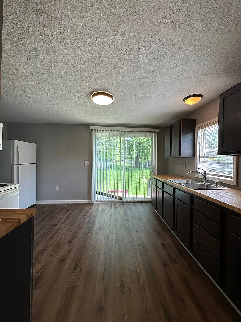 Big Backyard Energy | 1-2BR City House with County Space! — Photo 3