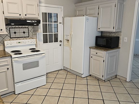 4th image of 11024 Wiltshire Ln