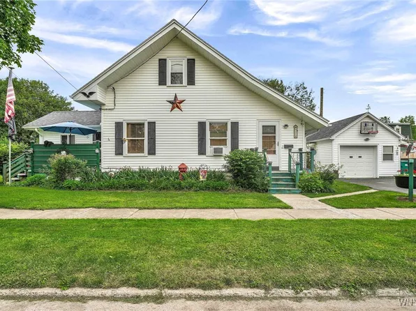 11 Oatka St, Warsaw, NY 14569