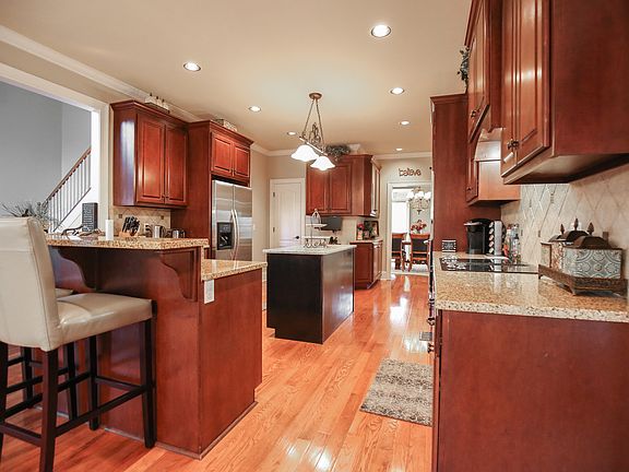 4th image of 5206 Saint Ives Dr