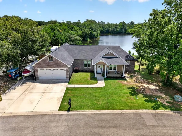 7027 Chinquapin Ct, Picayune, MS 39466