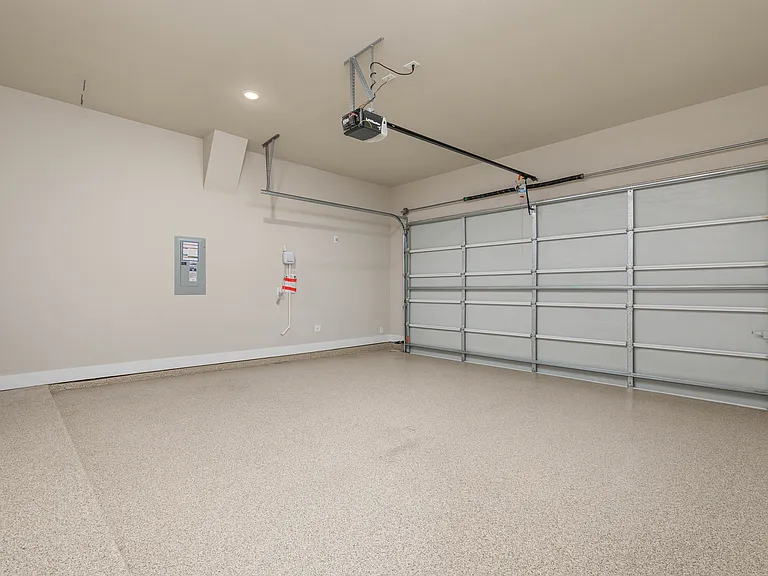 1829 Leo Dr — Photo 28