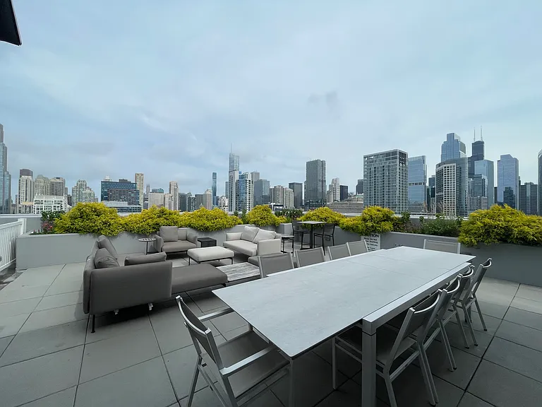 375 W Erie St #321 — Photo 3