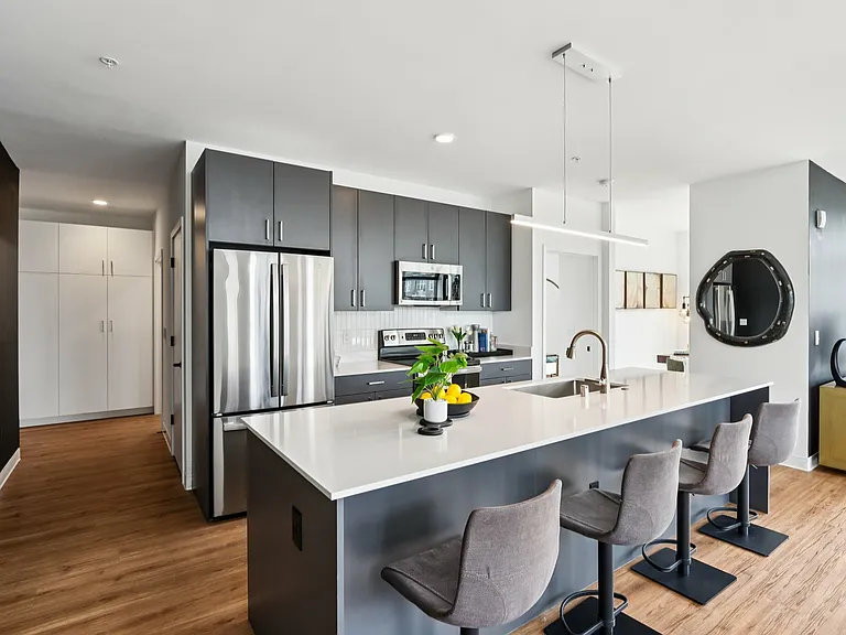 Capricorn 2 bed, 2 bath + den