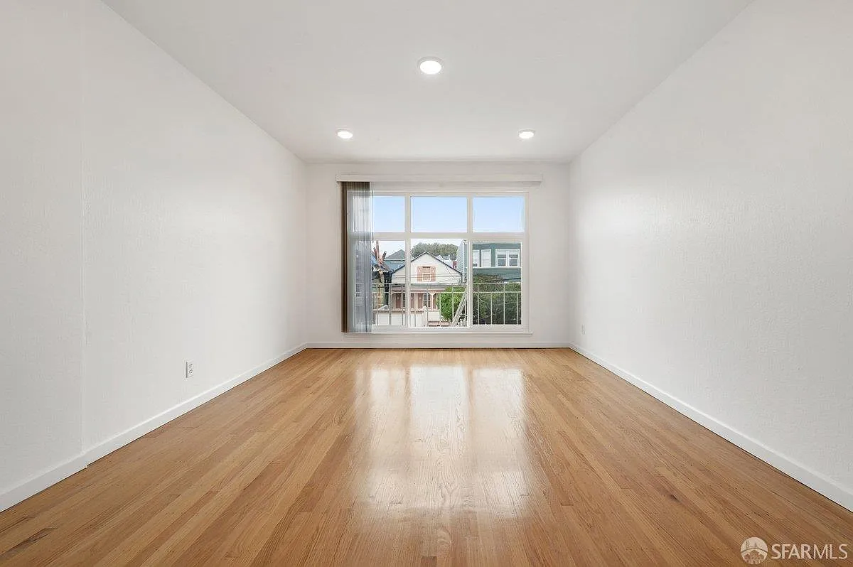 2 bed, 1.0 bath, $4,950 — Photo 2