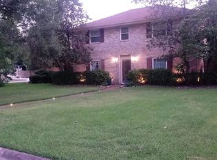 716 Penn Dr, Friendswood, TX 77546