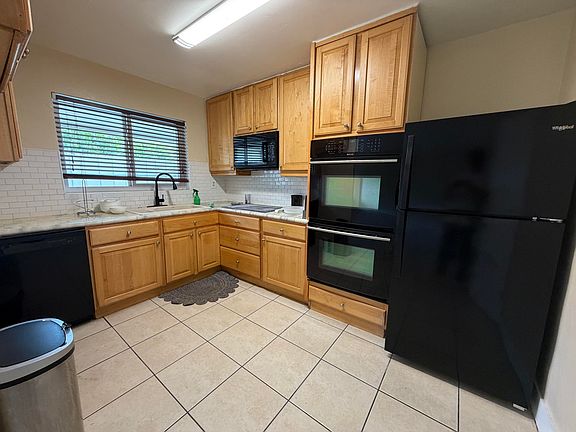 4th image of 905 SE 15th St #2