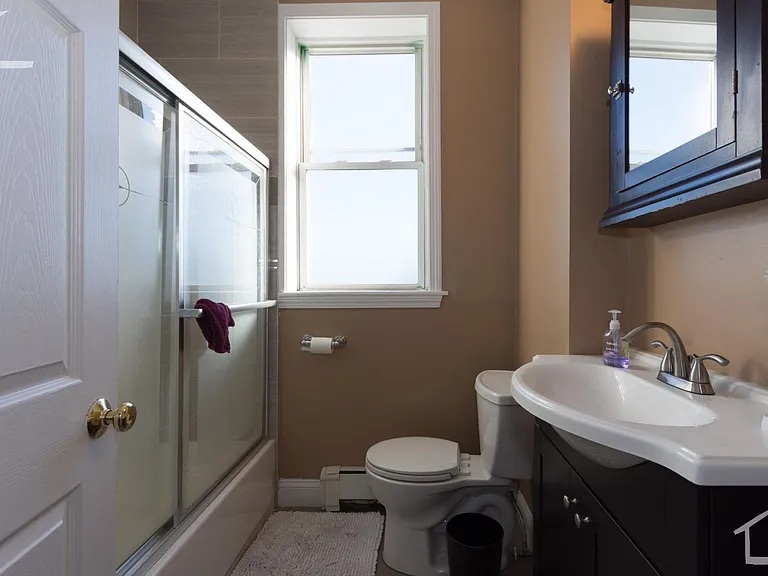 8 Glenville Ave #E — Photo 10