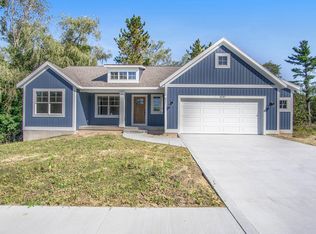 14767 Arcadia Woods Dr, Spring Lake, MI 49456