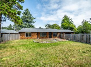 233 NE 56th St, Newport, OR 97365