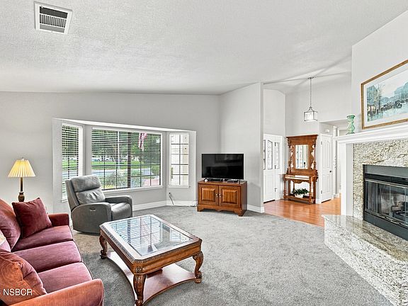 3rd image of 705 Blue Ridge Dr