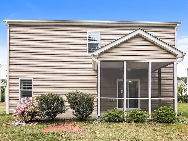 1308 Hosmer Ct — Photo 17