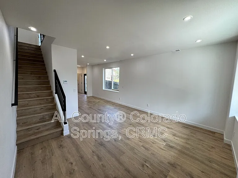 2512 W Bijou St — Photo 2