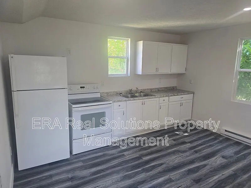 1370 East Ave