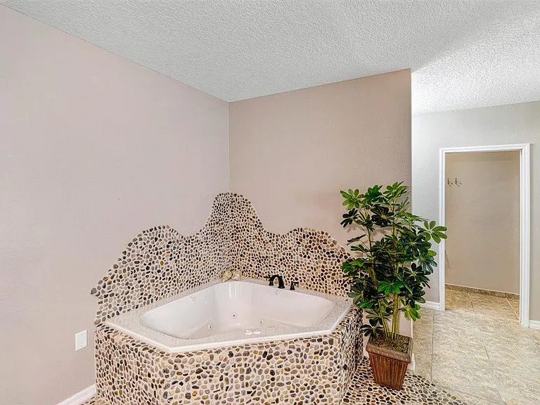 1007 Cypress Pointe Blvd — Photo 8