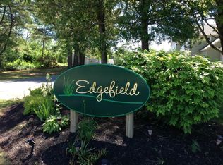 20 Edgefield Ln #11, Brunswick, ME 04011