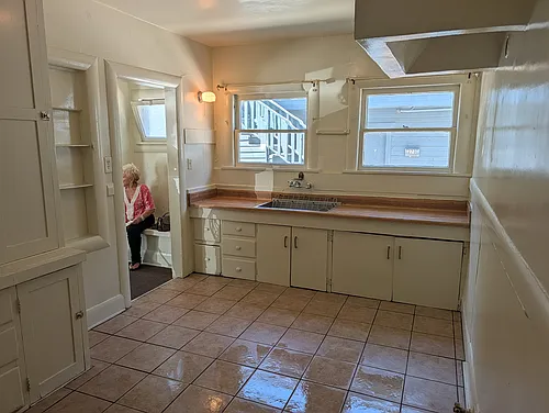 260 Orange Ave Photo 1