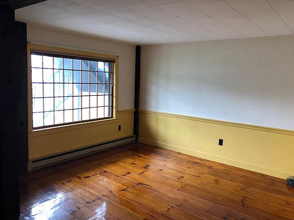 Living Room - has been painted all antique white.