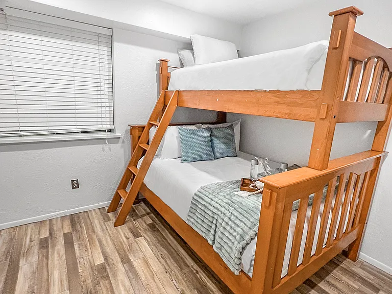 2000 Prospector Ave #409 — Photo 13