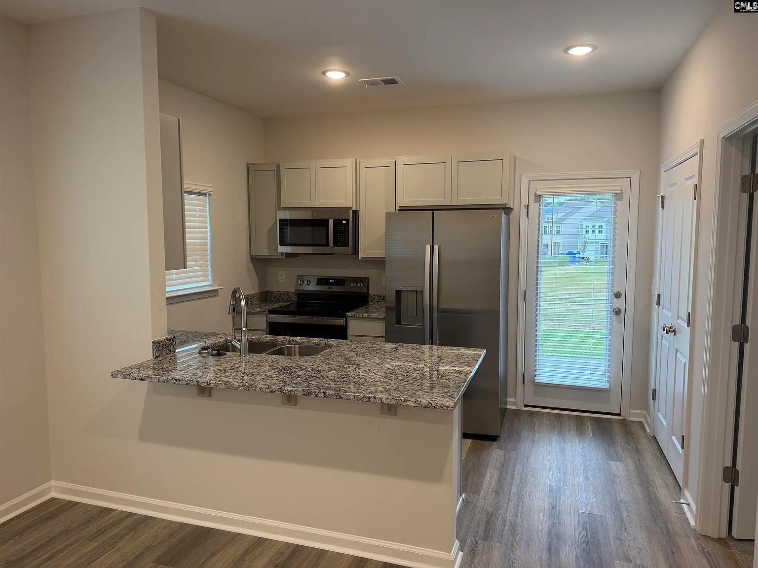 3 bed, 1203 sqft, $1,750 — Photo 2