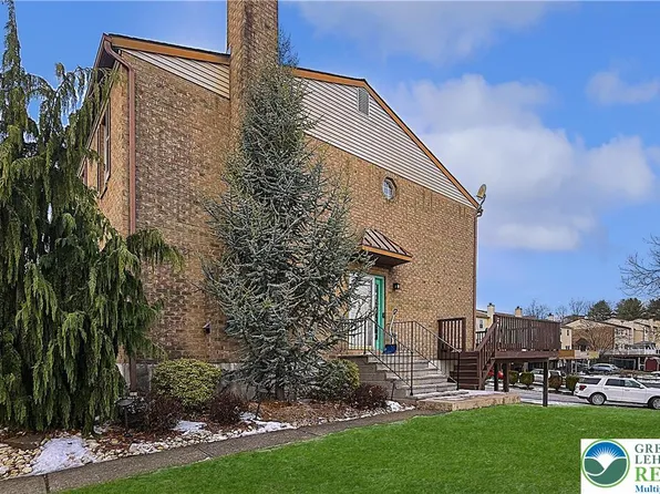 1391 Presidential Dr, Whitehall, PA 18052