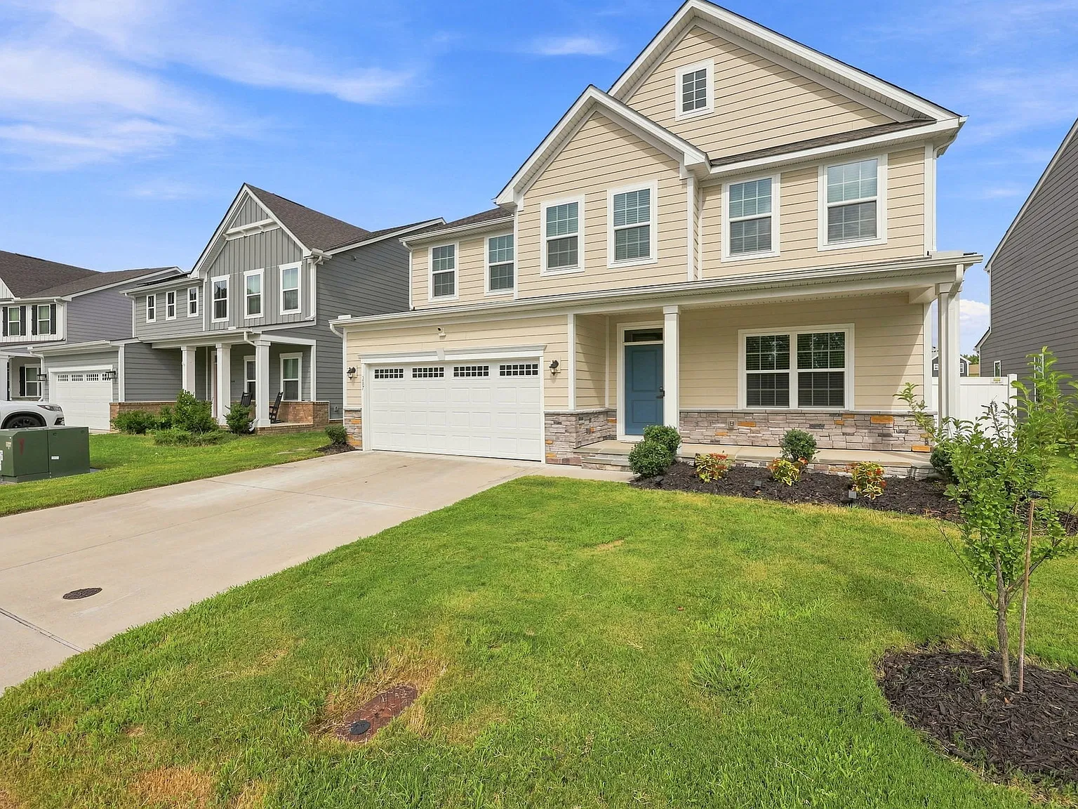 5 bed, 3656 sqft, $3,900 — Photo 2