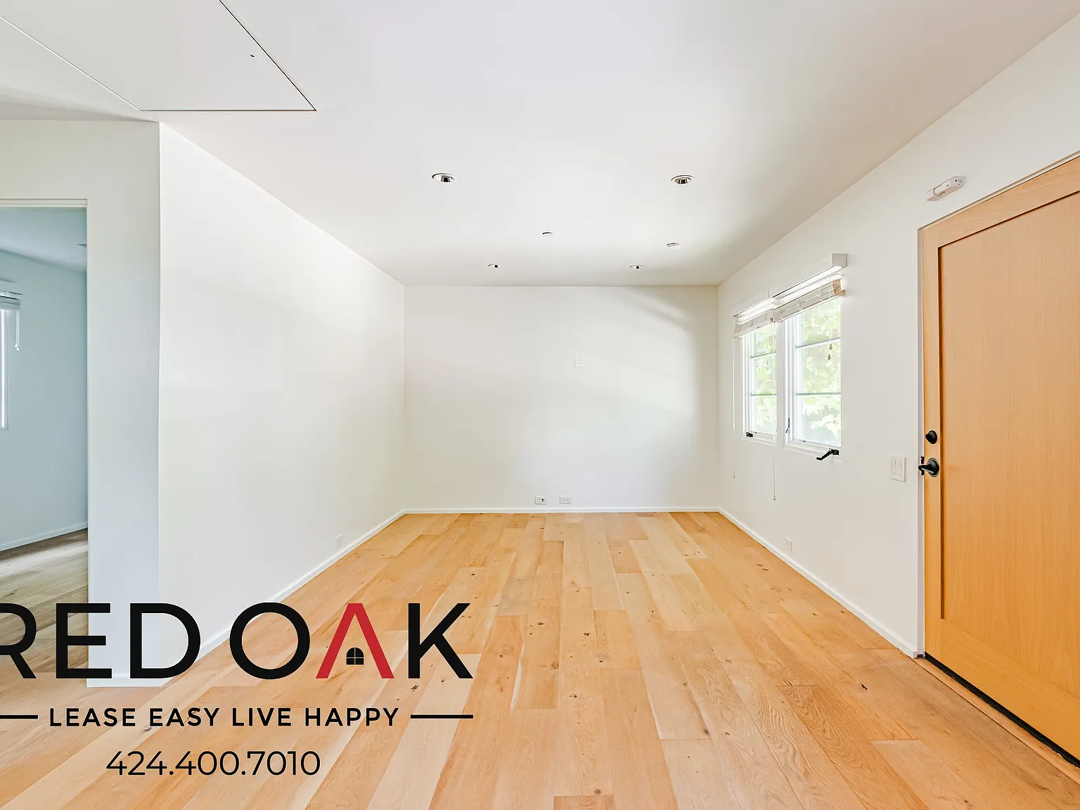 Luminous 1-Bed with In-Unit Laundry and Parking Included in the Heart of Santa Monica! — Photo 3