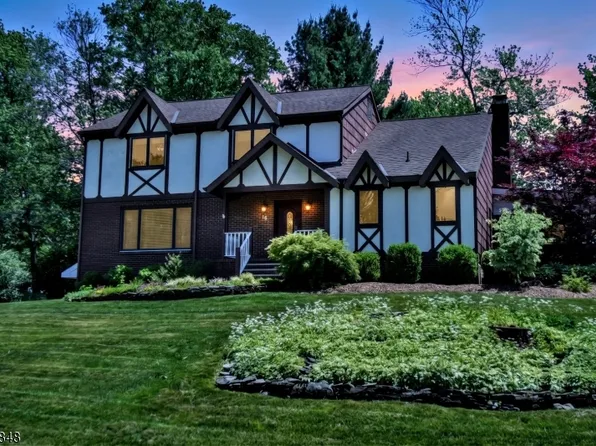 16 Weeden Dr, West Milford Twp., NJ 07480