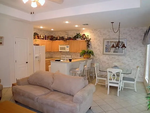 2 bed, 1148 sqft, $1,995 — Photo 3