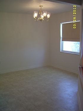 4th image of 1043 Westwinds Dr