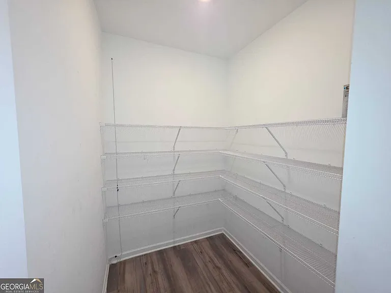 2048 Boxwood Cir — Photo 20