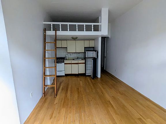 3rd image of 294 Riverside Dr APT 4A