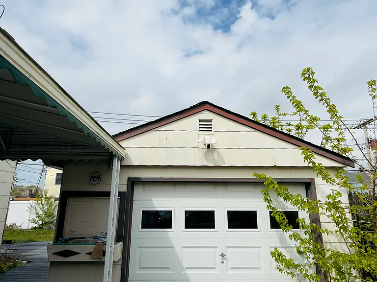 11 Blue Spruce Rd — Photo 5