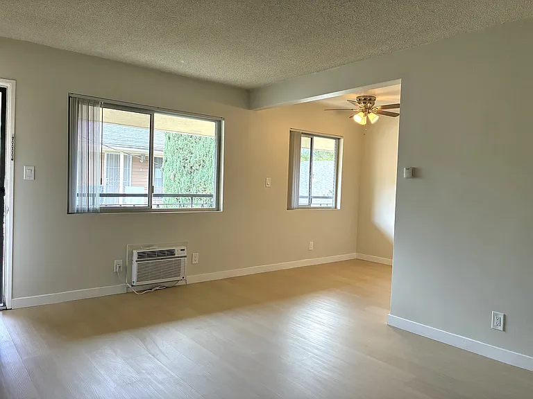 319 N Kenwood St #8 — Photo 2