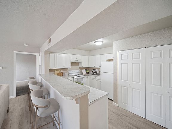 5th image of 7201 NW 122nd St APT 7203