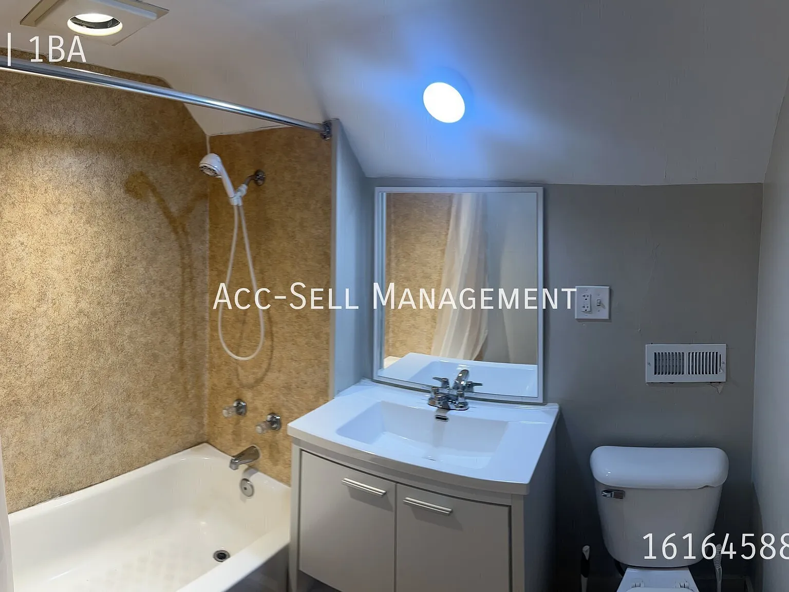 2BR/1BA Home Near Downtown GR at 651 Butterworth SW, Grand Rapids, MI 49504 — Photo 3