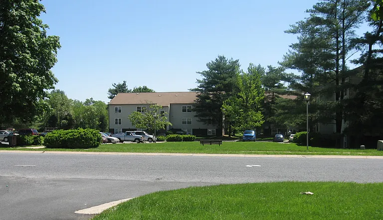 01-96 Lincoln West Dr #1 — Photo 1