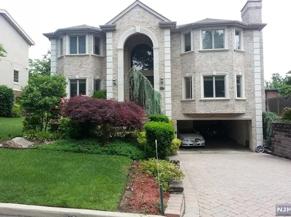 85 Dillingham Pl, Englewood Cliffs, NJ 07632