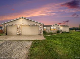 5854 Hunters Creek Rd, Imlay City, MI 48444