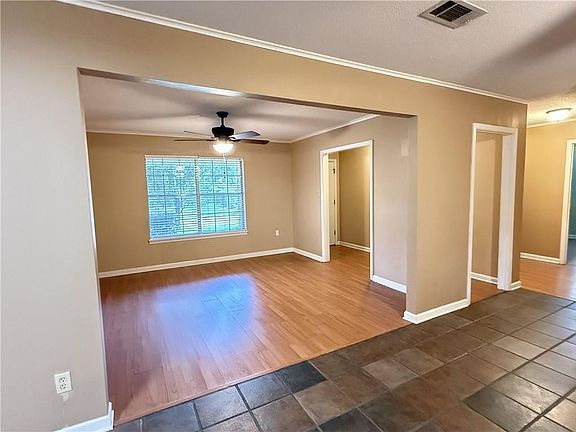 3rd image of 115 Rustic Manor Cv