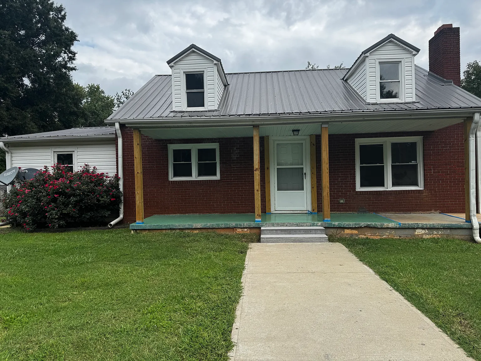 4 bed, 2.5 bath, 1424 sqft, $1,750 — Photo 1