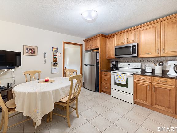 3rd image of 138 Danielle Drive