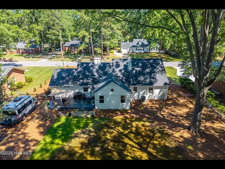 611 Clark Dr — Photo 36