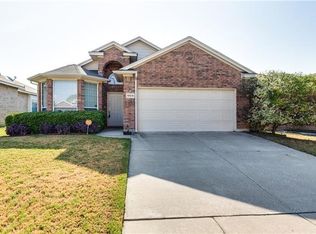 10616 Cloisters Dr, Fort Worth, TX 76131