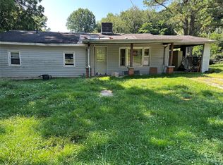 802 Country Club Dr, Waynesville, NC 28786