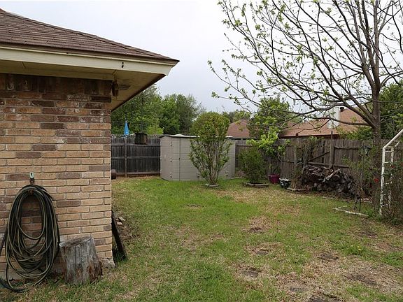 5th image of 2426 Channing Dr